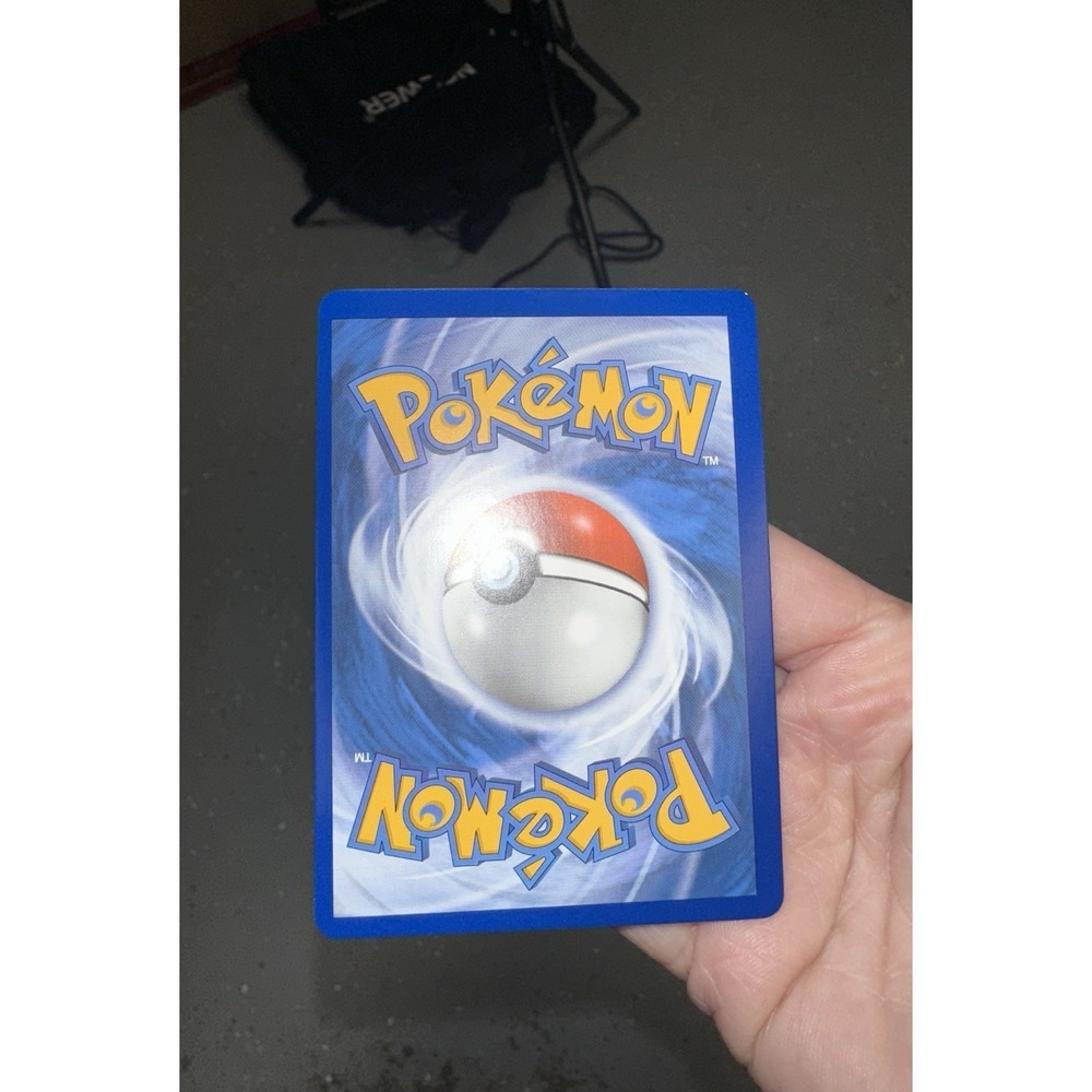Radiant Eevee MISCUT ERROR ALIGNMENT DOT! SWSH230 Promo Cards Holo Near mint NM - Picture 2 of 10
